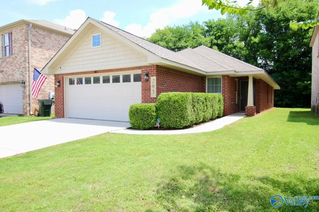 205 Bermuda Lakes Dr