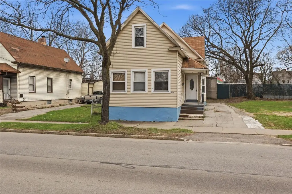 112 Carter St