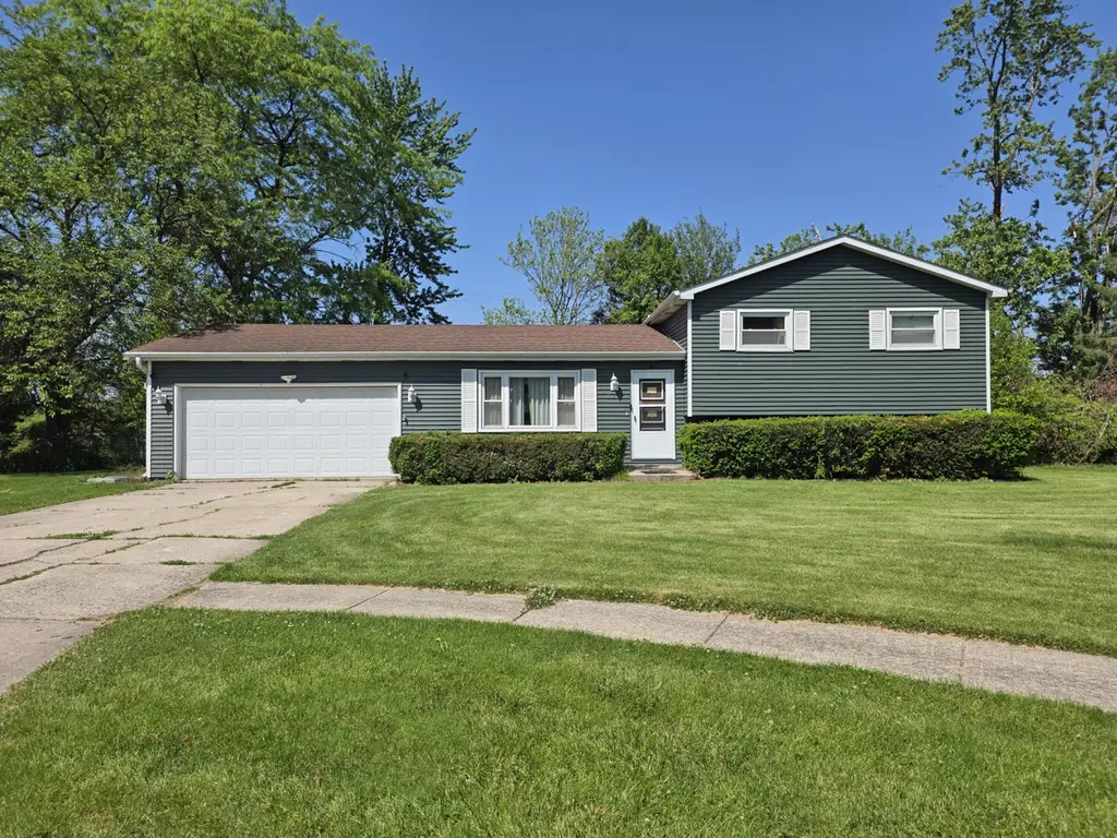 785 Aztec Ct