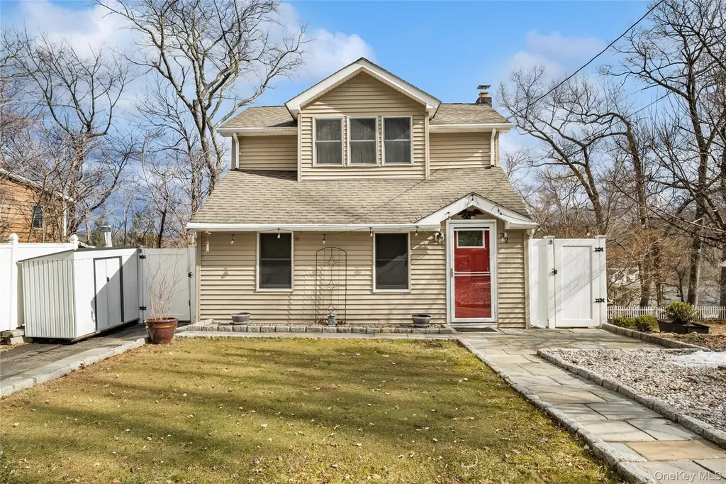 32 Shawnee Rd