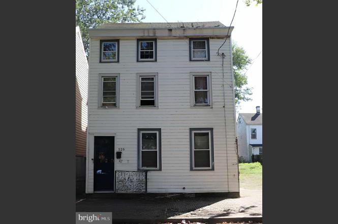 526 Lamberton St