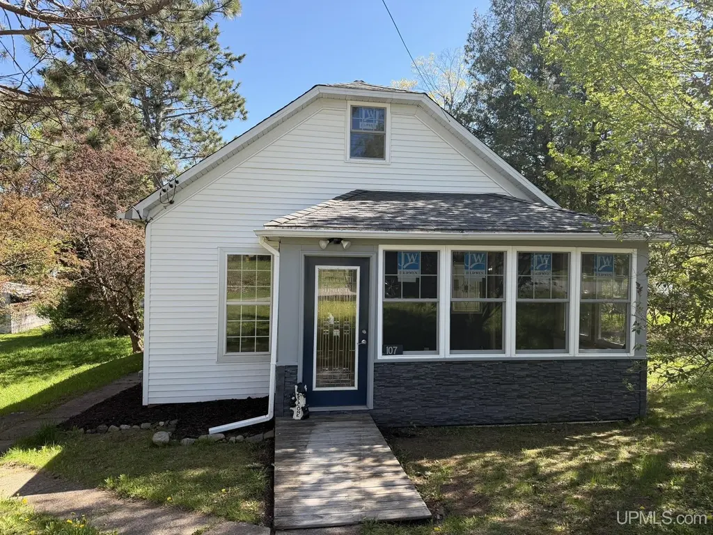 107 Fourth St