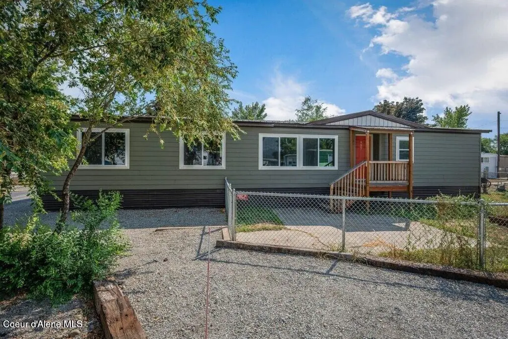 957 N Maranatha Dr #10