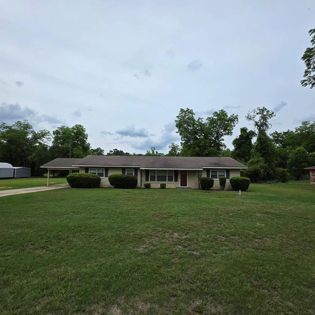103 SE Rosewood Dr