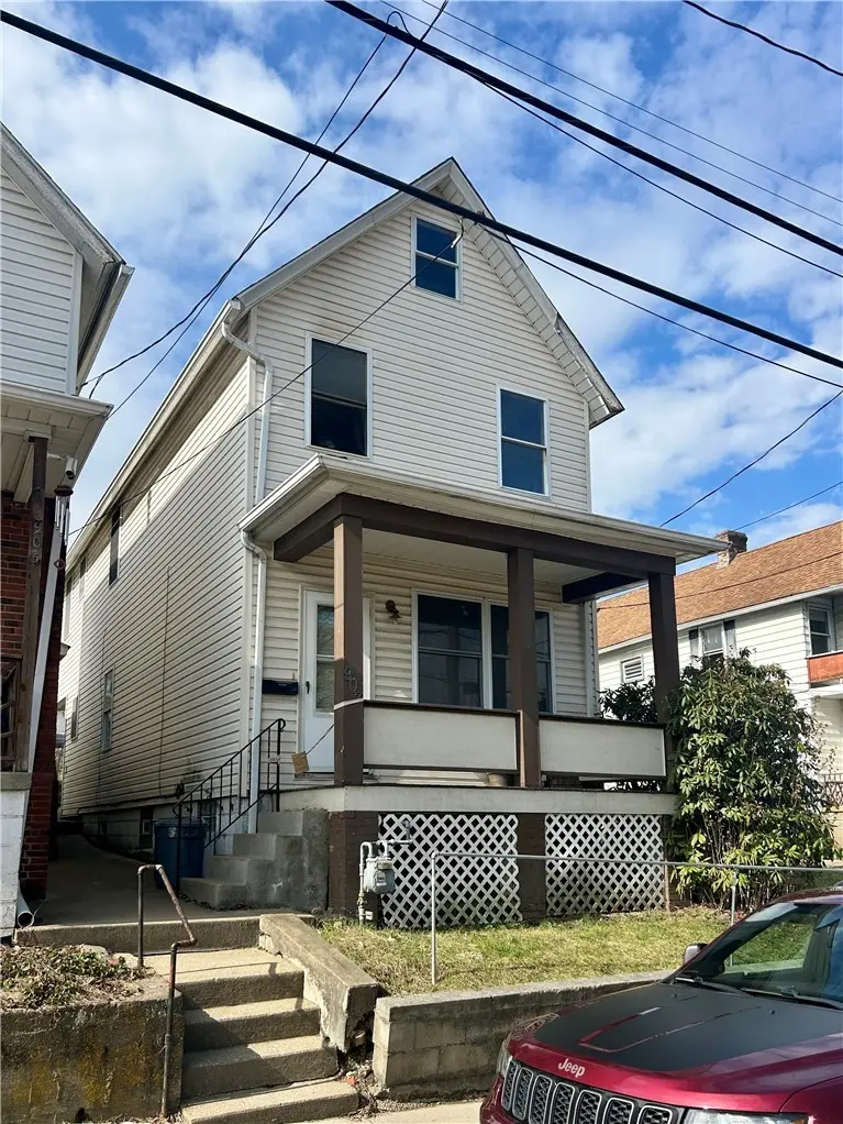 907 Crest Ave