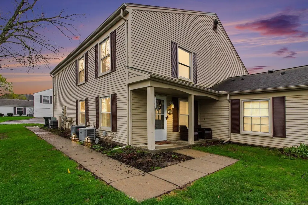 2914 Meadowbrook Ct Ct