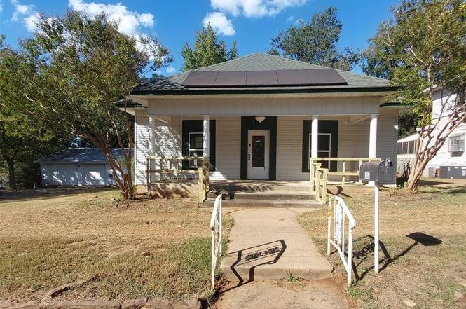 307 E Lowery