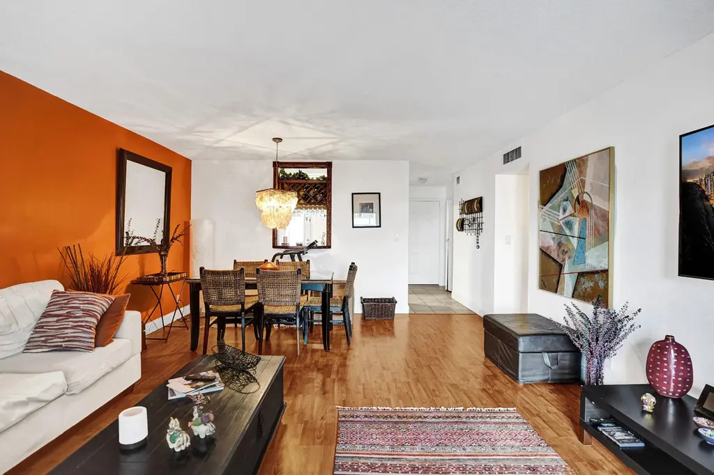 218 NE 12th Ave #401