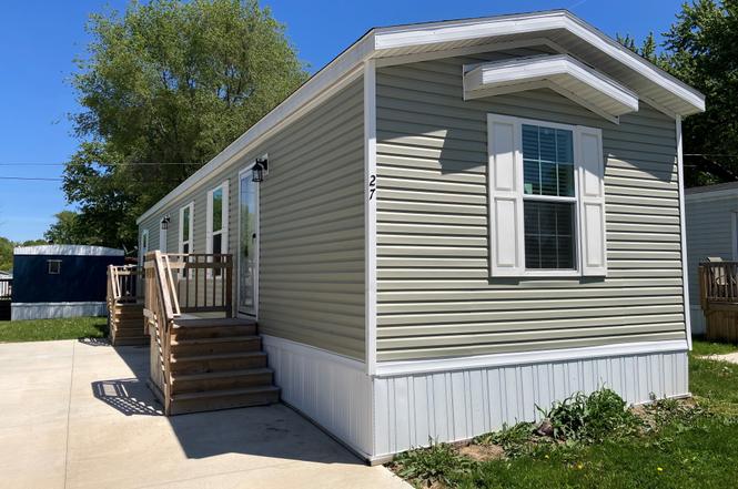855 E Lake Street Site 27