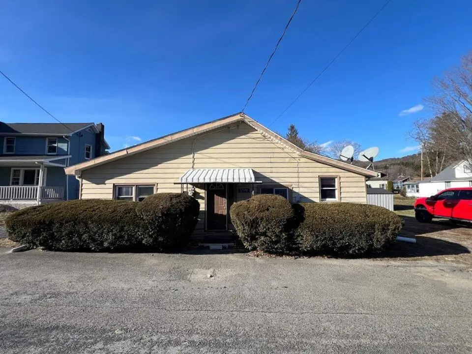 5379 Main St