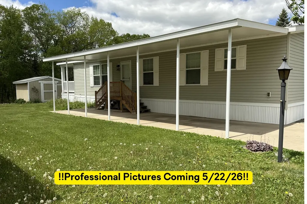 140 Tamarack Ave NE