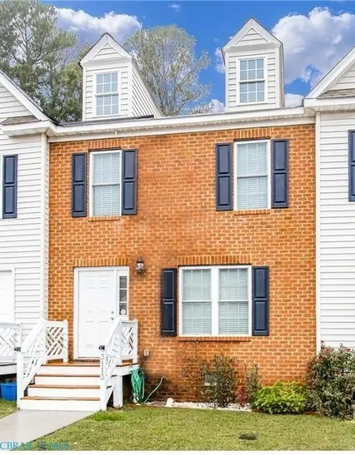 3113 Taylor Ave