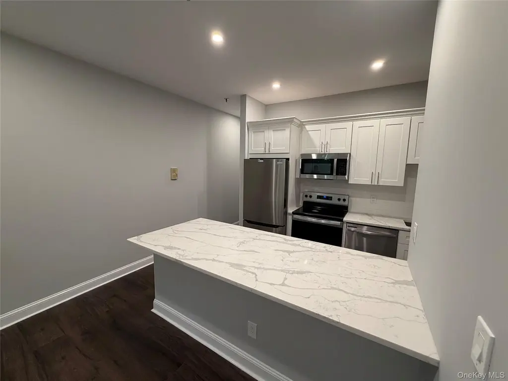 100 Clarewood Dr Unit 2K