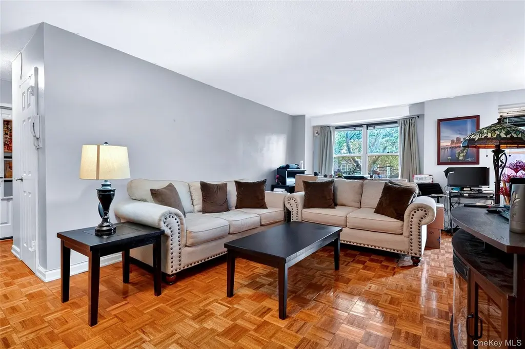 2550 Olinville Ave Unit 2H