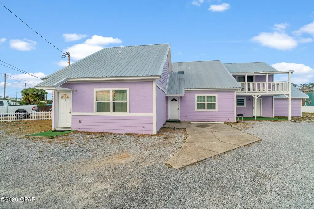 5218 Beach Dr