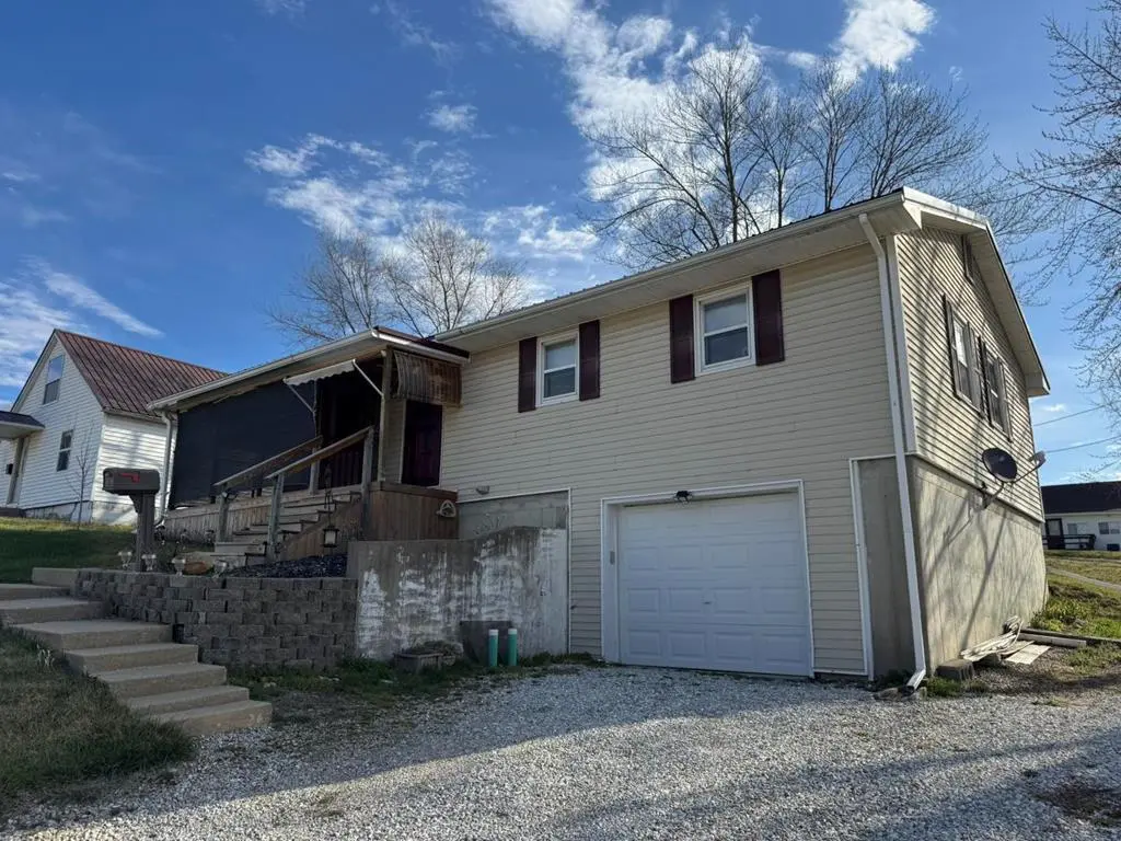 320 S Vine St