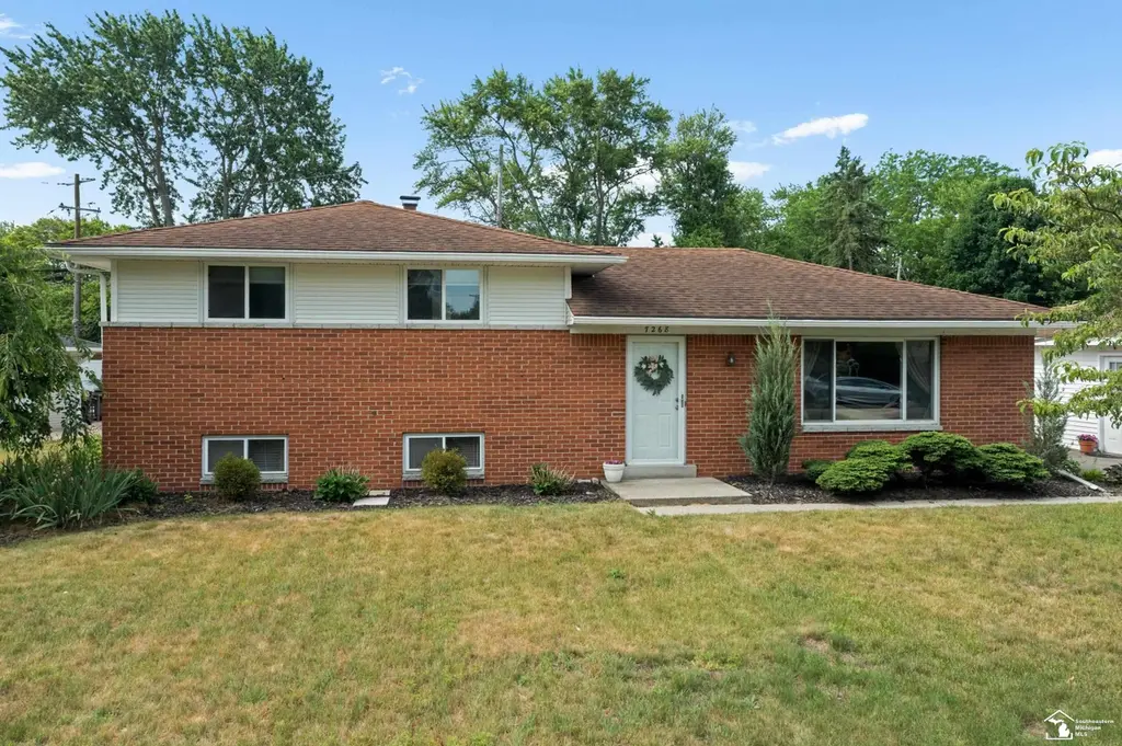 7268 Brookside Dr