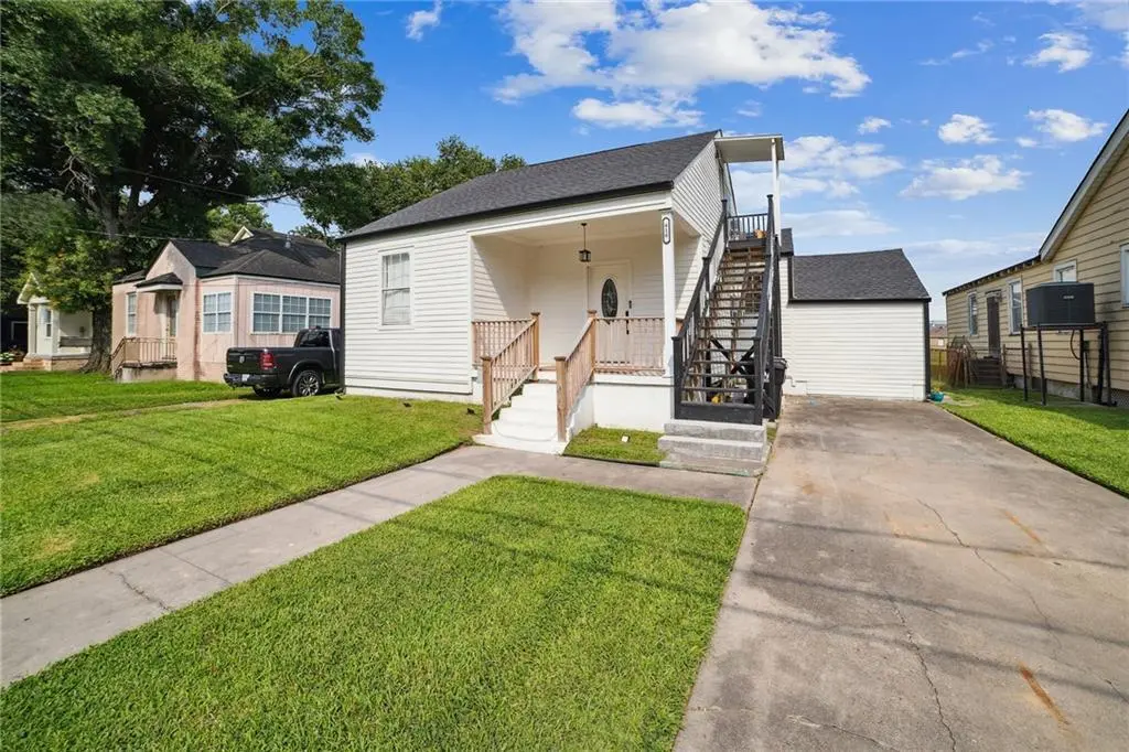 616 Lebeau St