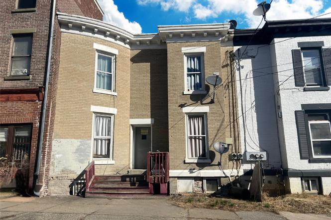 30 Benkard Ave