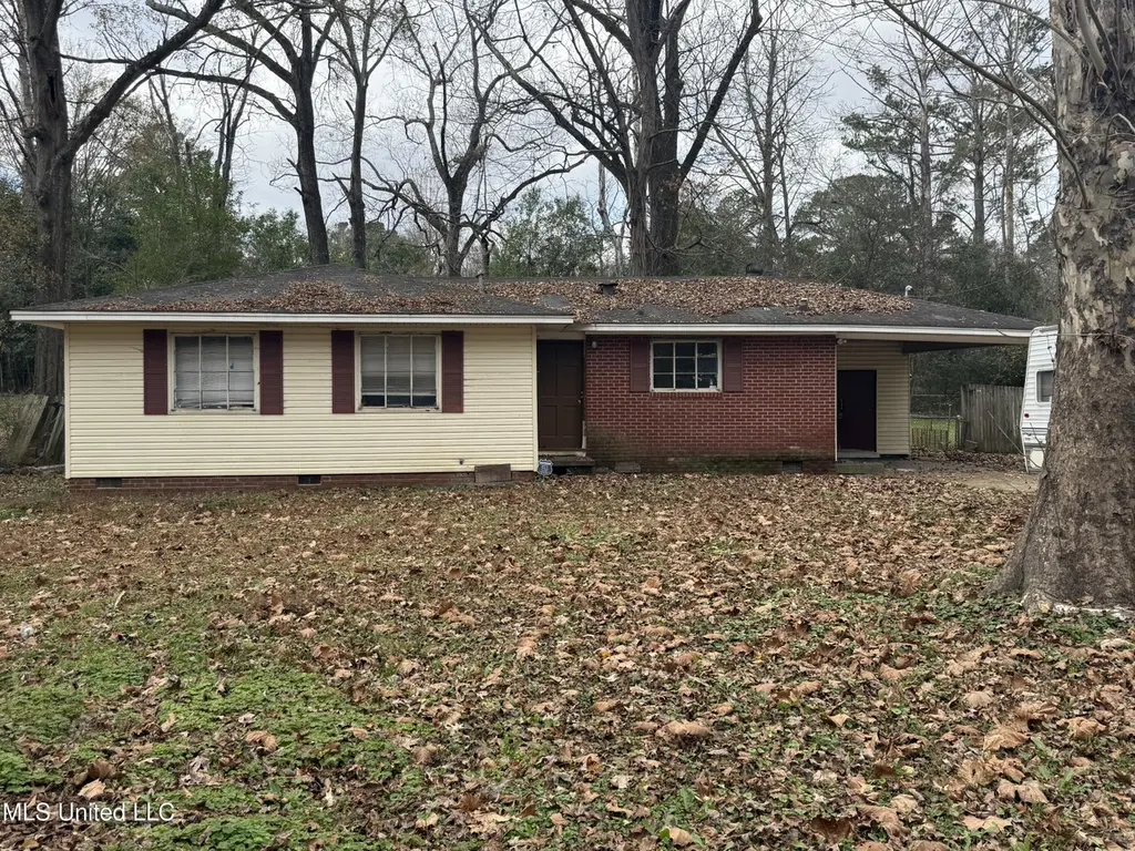 3103 Woodside Dr