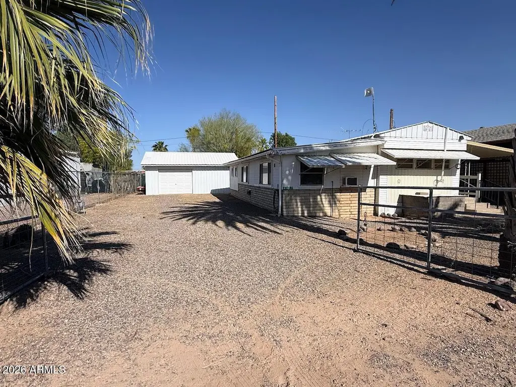 4457 N Lariat Dr