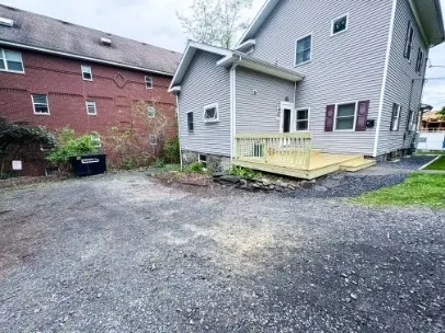 202 Lake St