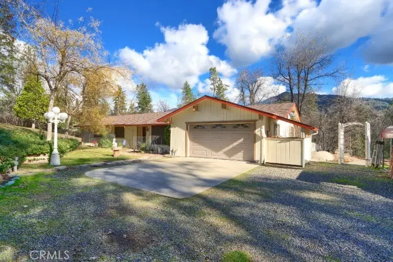 5909 Evergreen