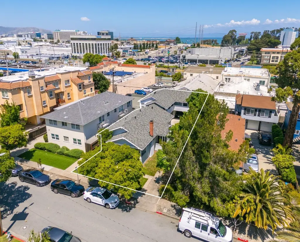 1120 Chula Vista Ave