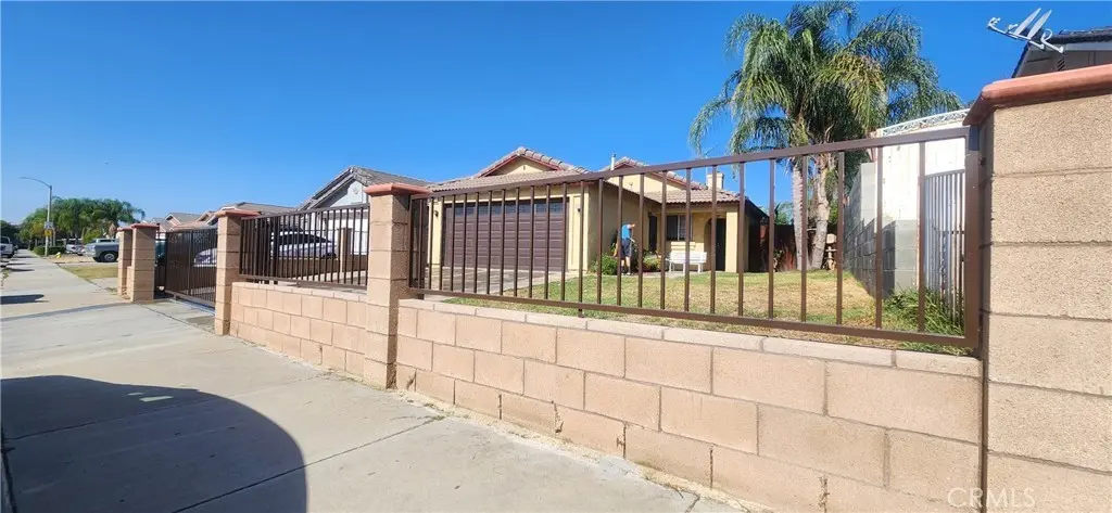 1144 Palisades