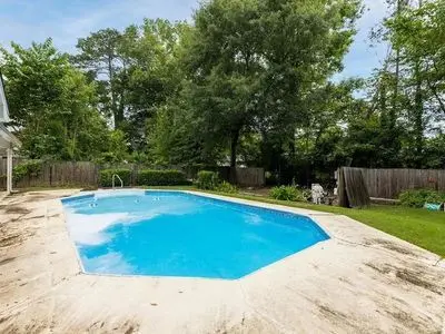 1108 Rosewood Dr