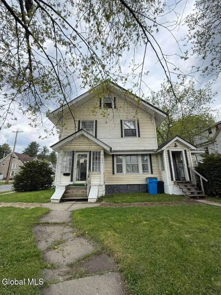 244 W Fulton St