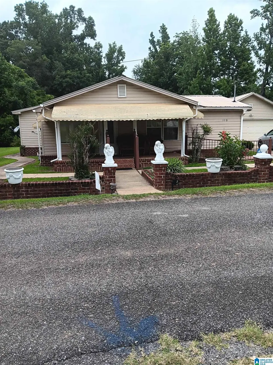 110 3rd Ave N