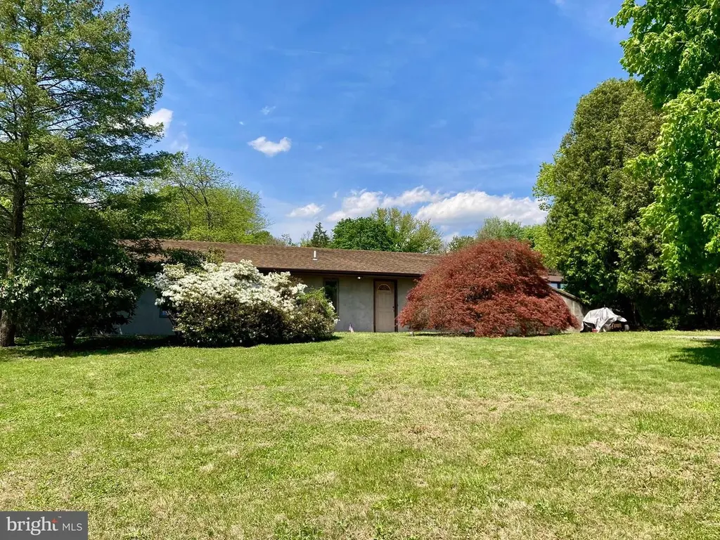 13 Sunrise Dr