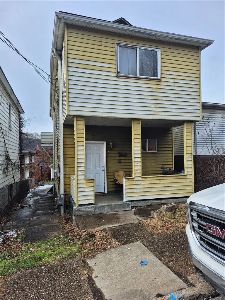 802 Lamont St