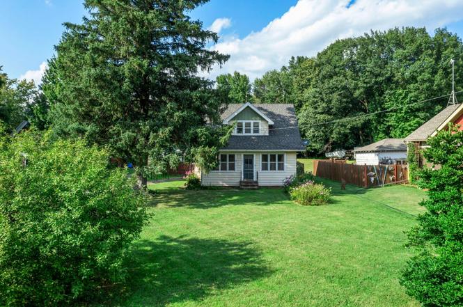 16030 Maple Ln
