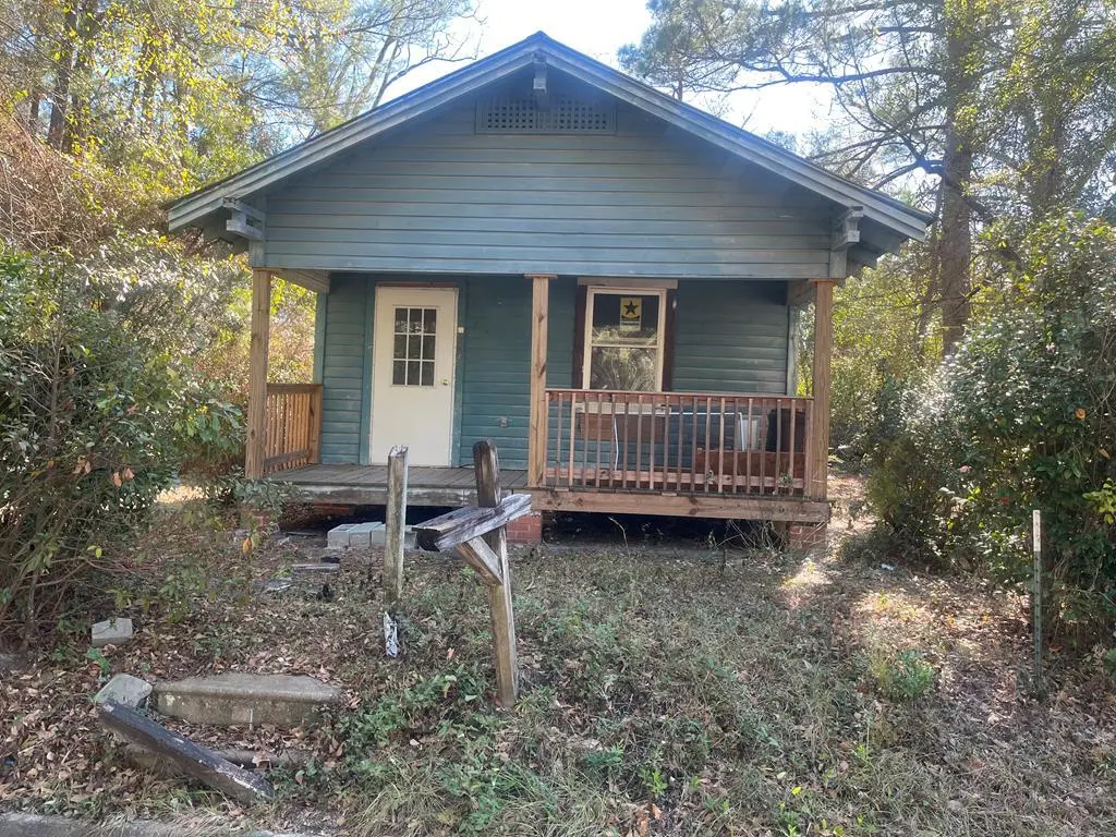228 4th Ave