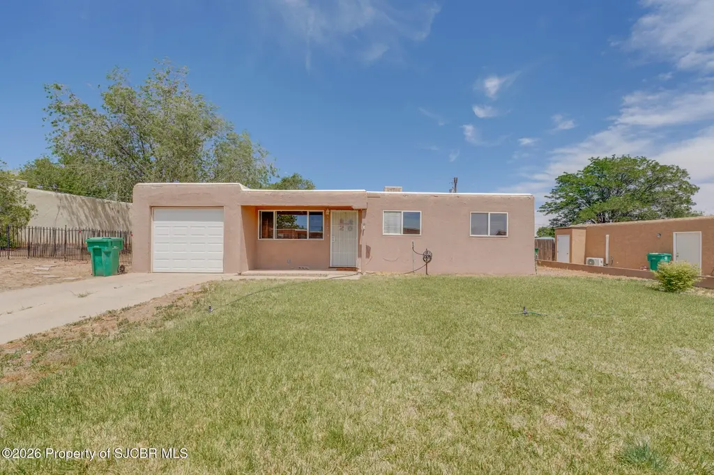 3902 Sierra Vista Dr