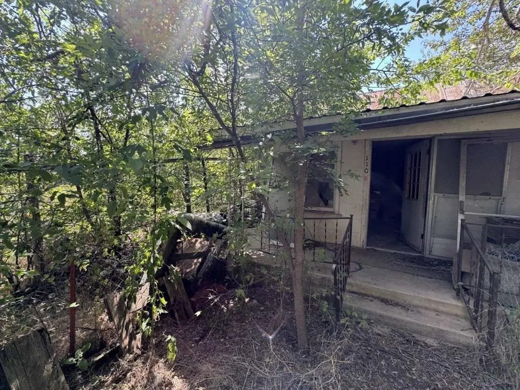 110 N Cotton Belt Ave