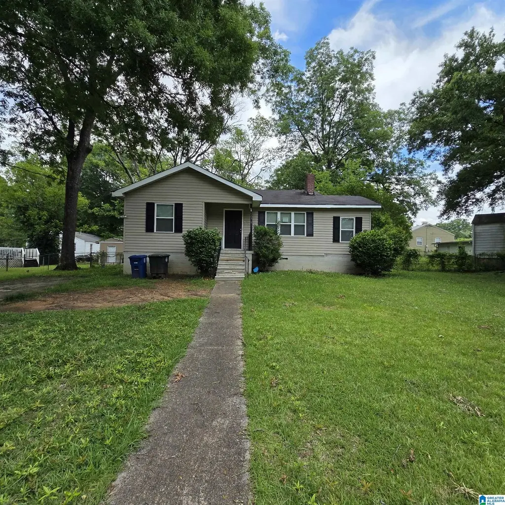 805 Meadowbrook Dr