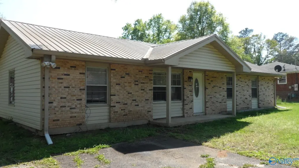 2013 Roberson St SW