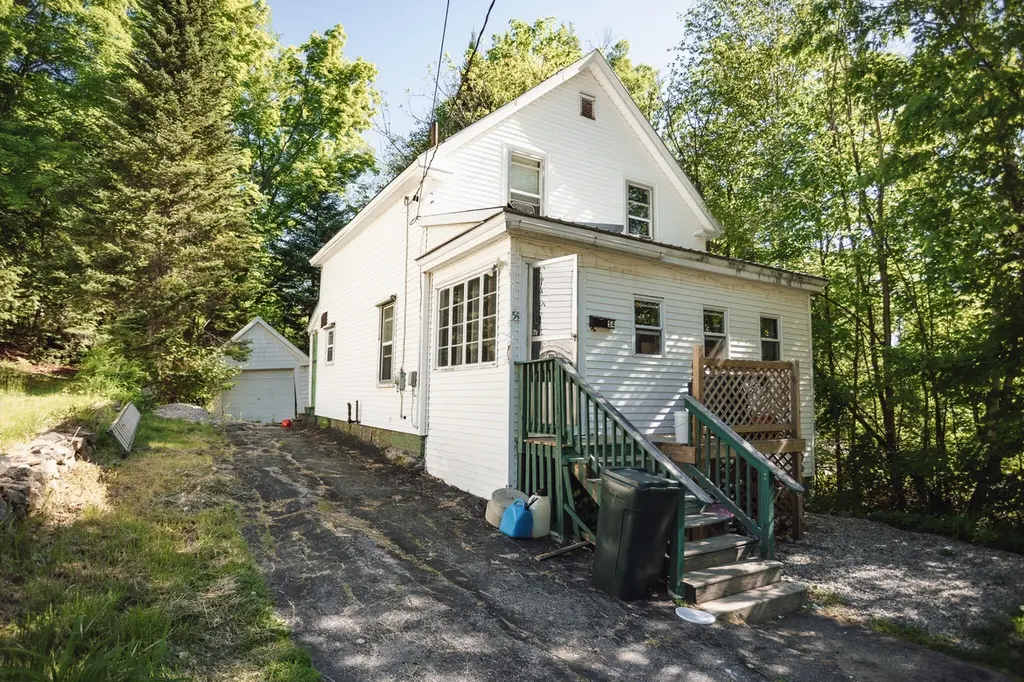 54 Chaplin St