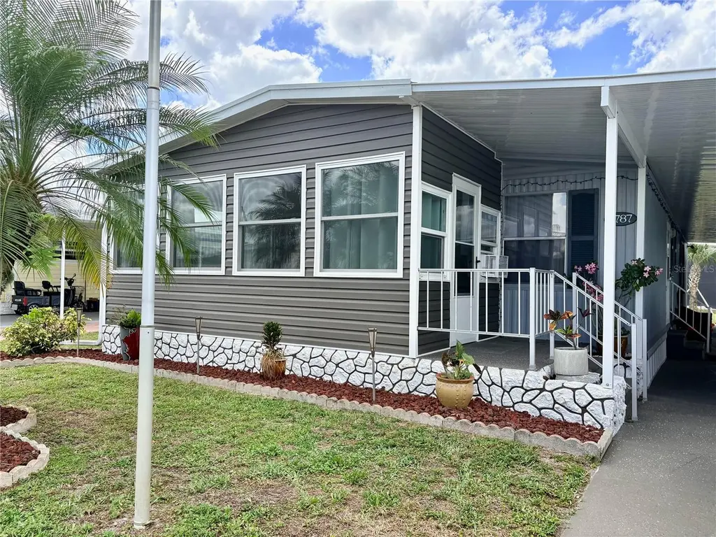 2787 Breezewood Dr
