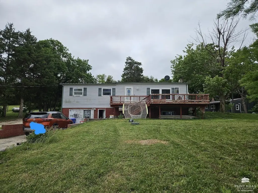 481 Sun Ln