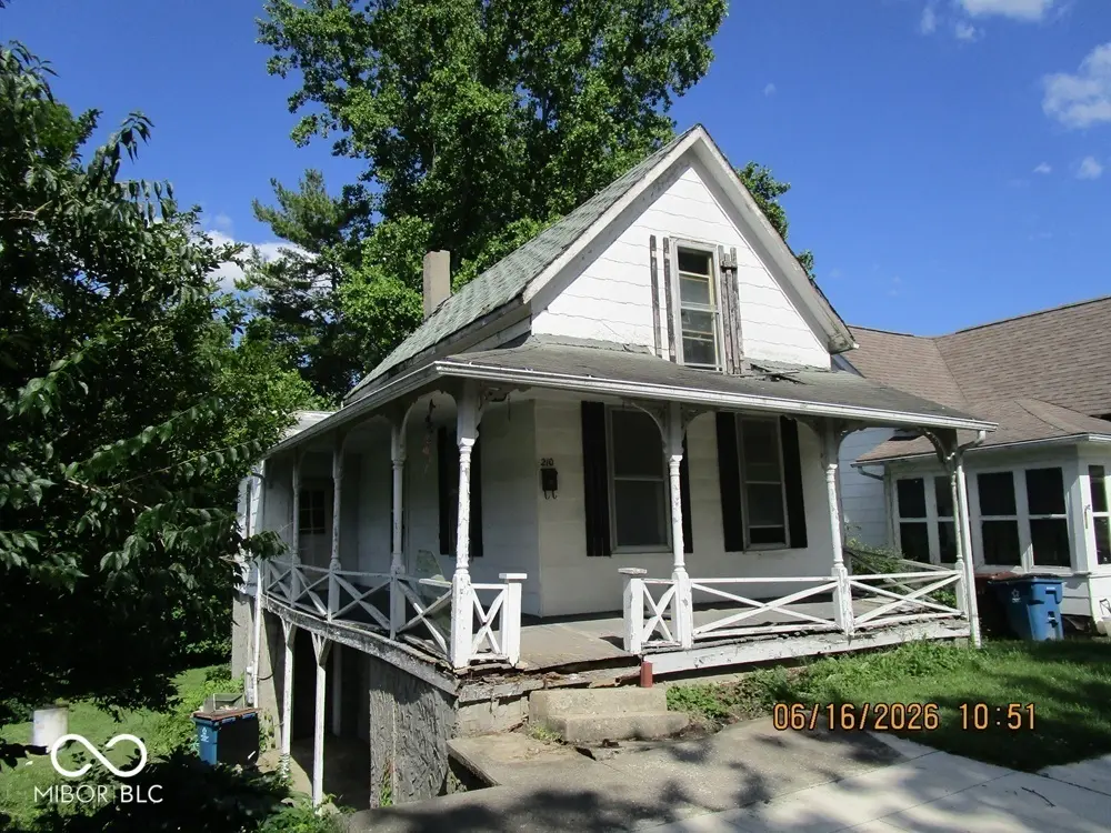 210 S Main St