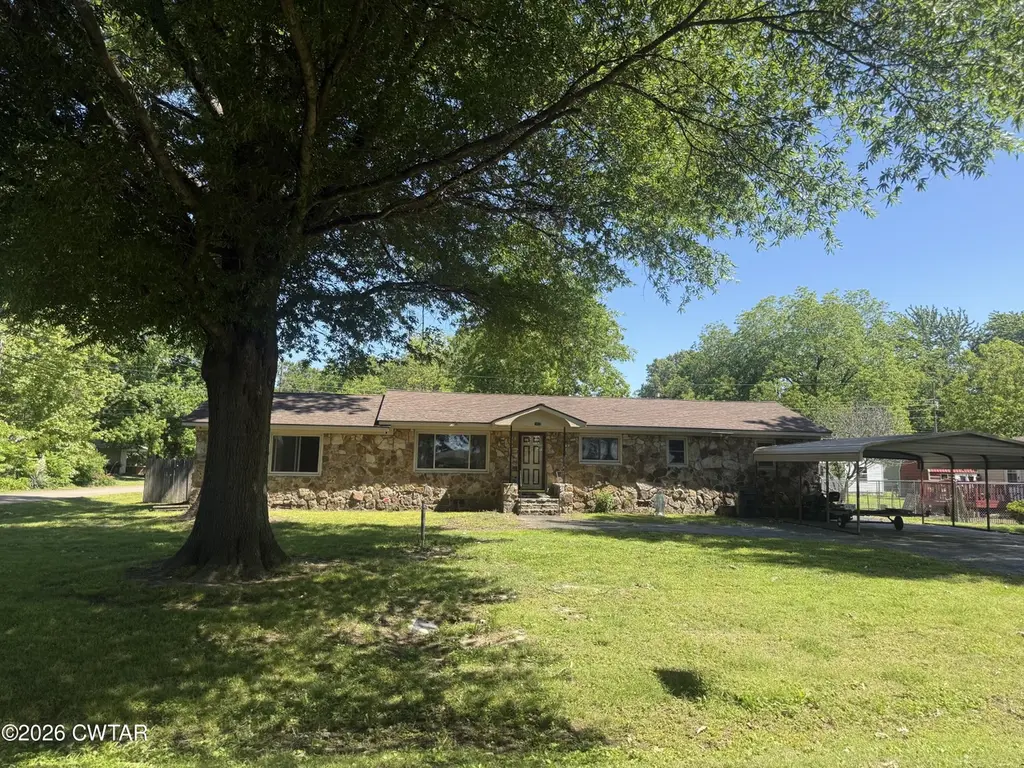 1403 W Main St