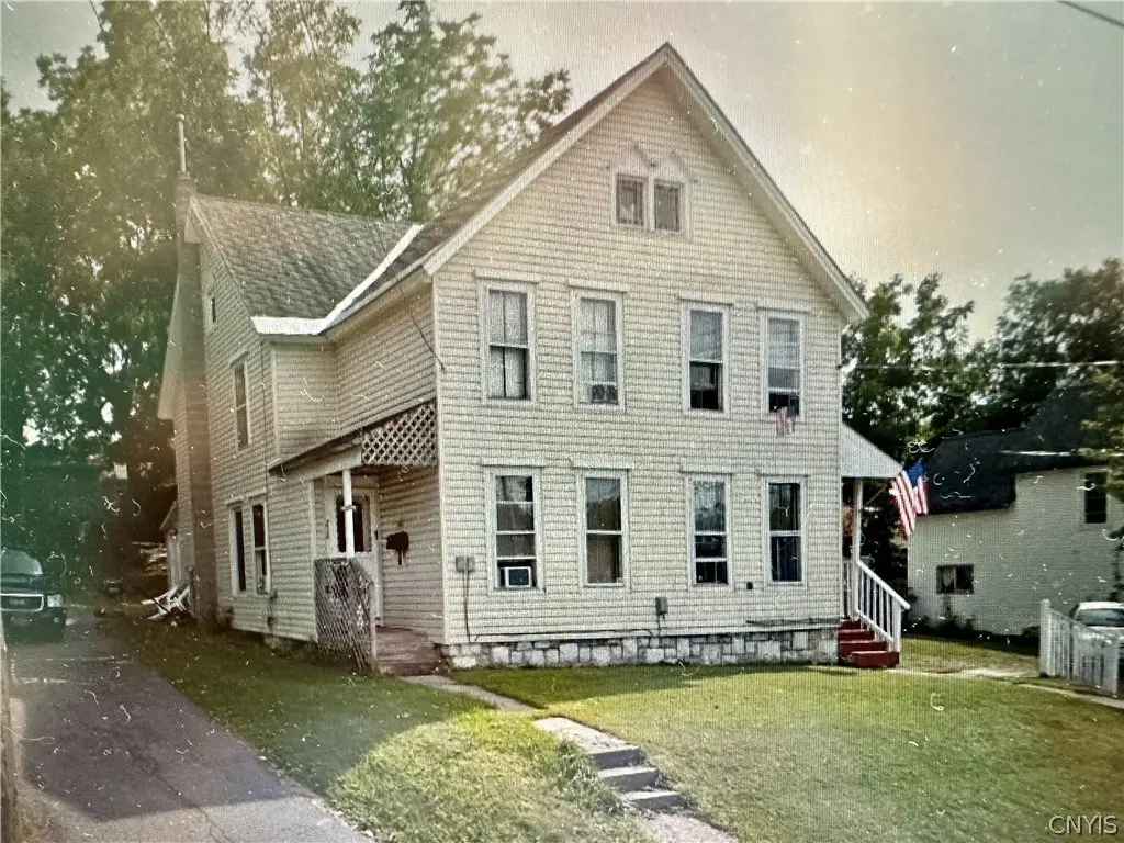 212 E Main St