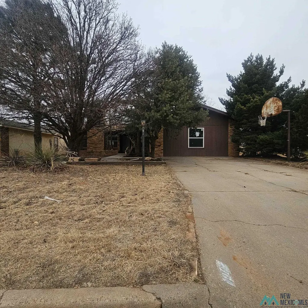1908 Weeden Dr