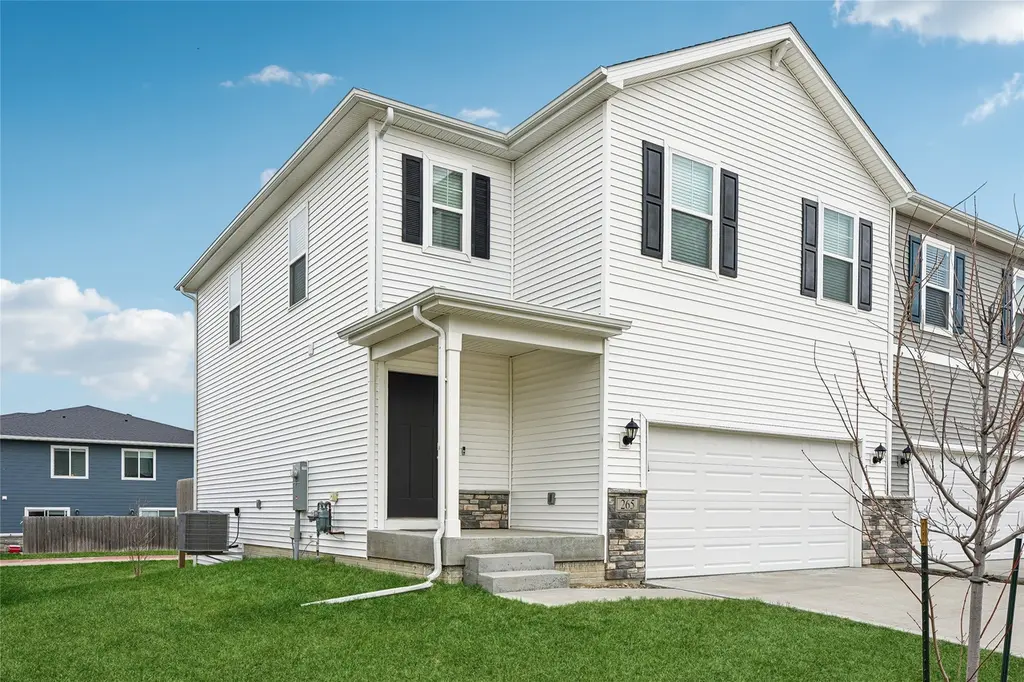 265 NW Charlestown Ln