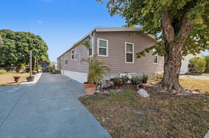 1700 SW 66th Ave