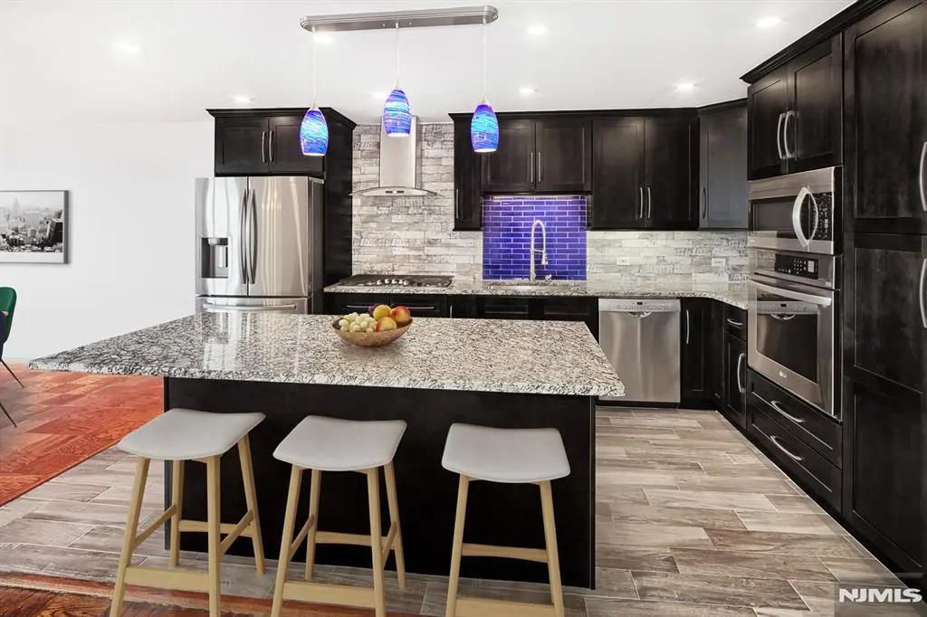 7004 Boulevard E Unit A38